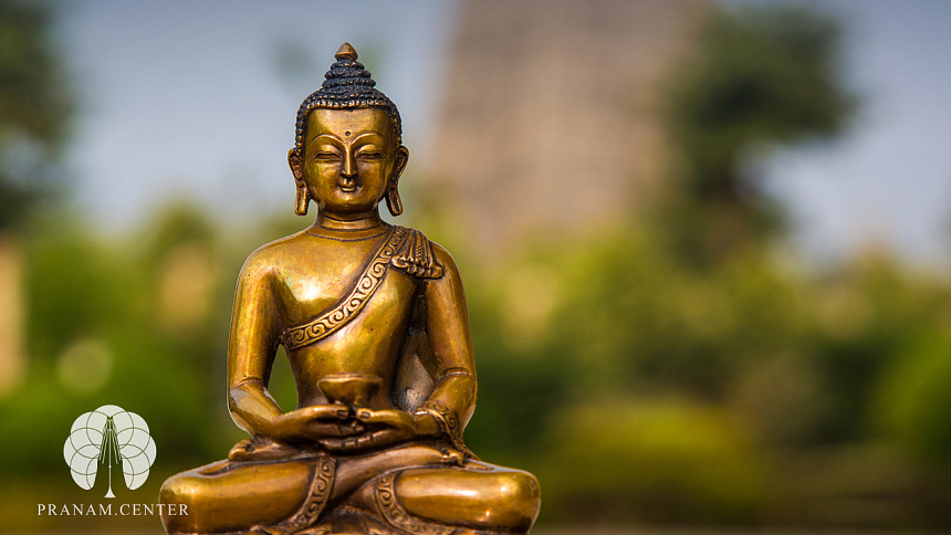 Buddha statue photo