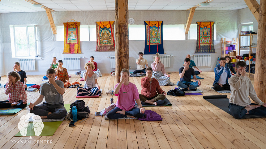Anuloma-viloma-pranayama photo