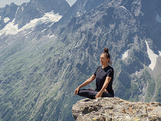 Master Complete Yogic Breathing: Technique, Benefits, and Contraindications