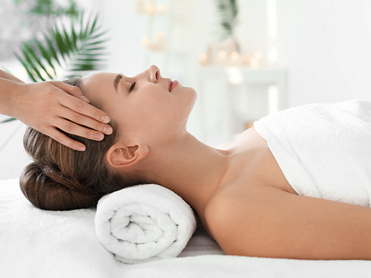 Ayurvedic Head Massage Guide: Shirobhyanga Benefits & How-To