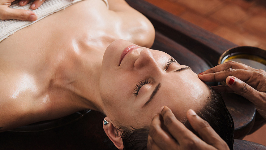 Massage with oil photo