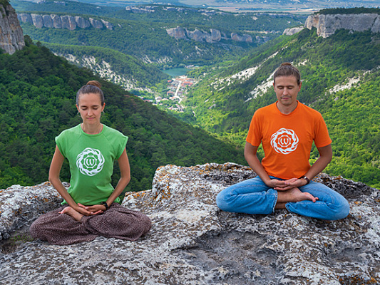 Dhyana Mudra: exploring the meaning, benefits, and practice