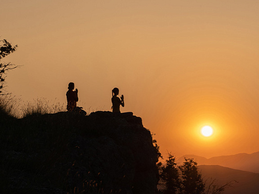 Ritucharya Guide: Align Your Life with Ayurvedic Seasonal Wisdom